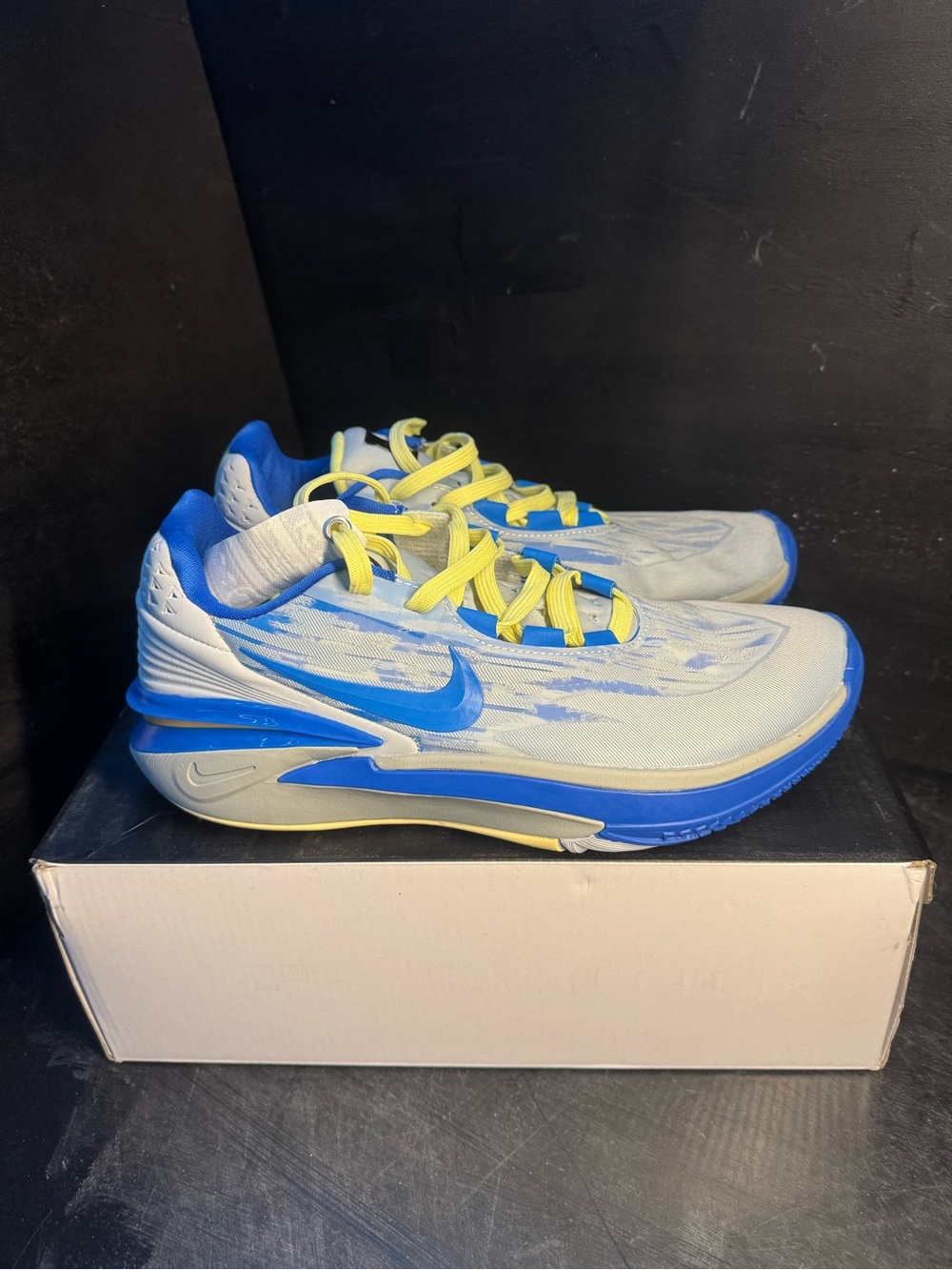Nike White, Blue & Yellow Men's Running Sneakers gt cut